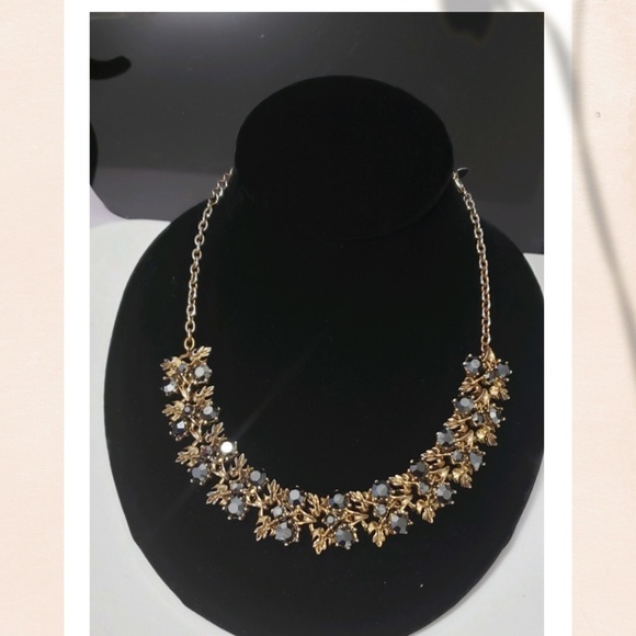 Jewelry - Necklace/Bracelet Set